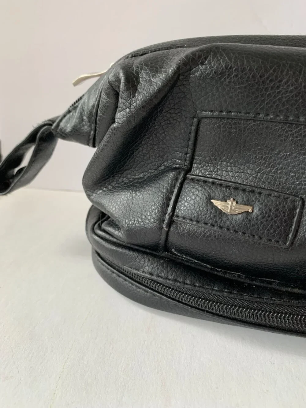 DOCKETS MENS Black Travel Toiletry Bag
